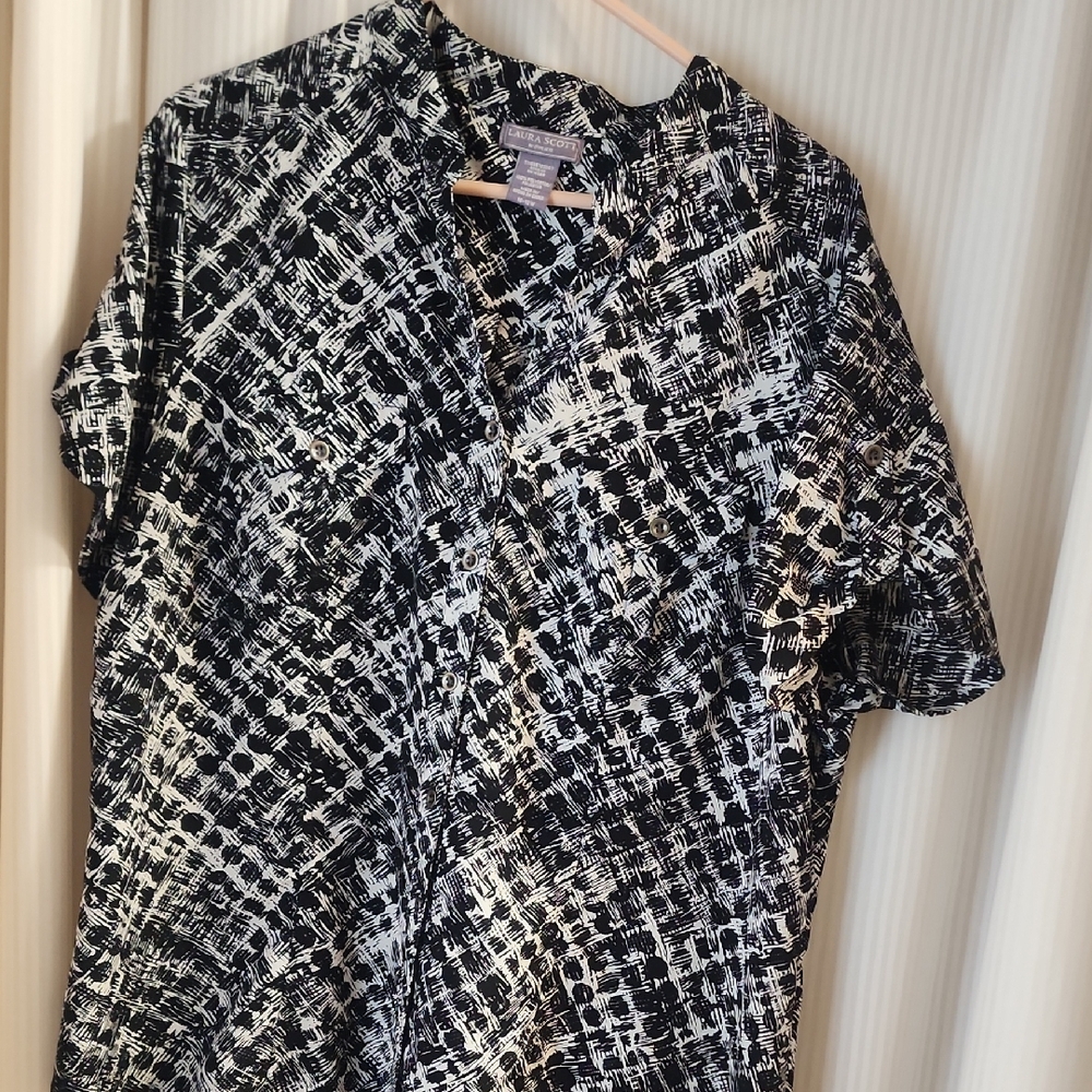 Laura Scott Monochrome Abstract Blouse
